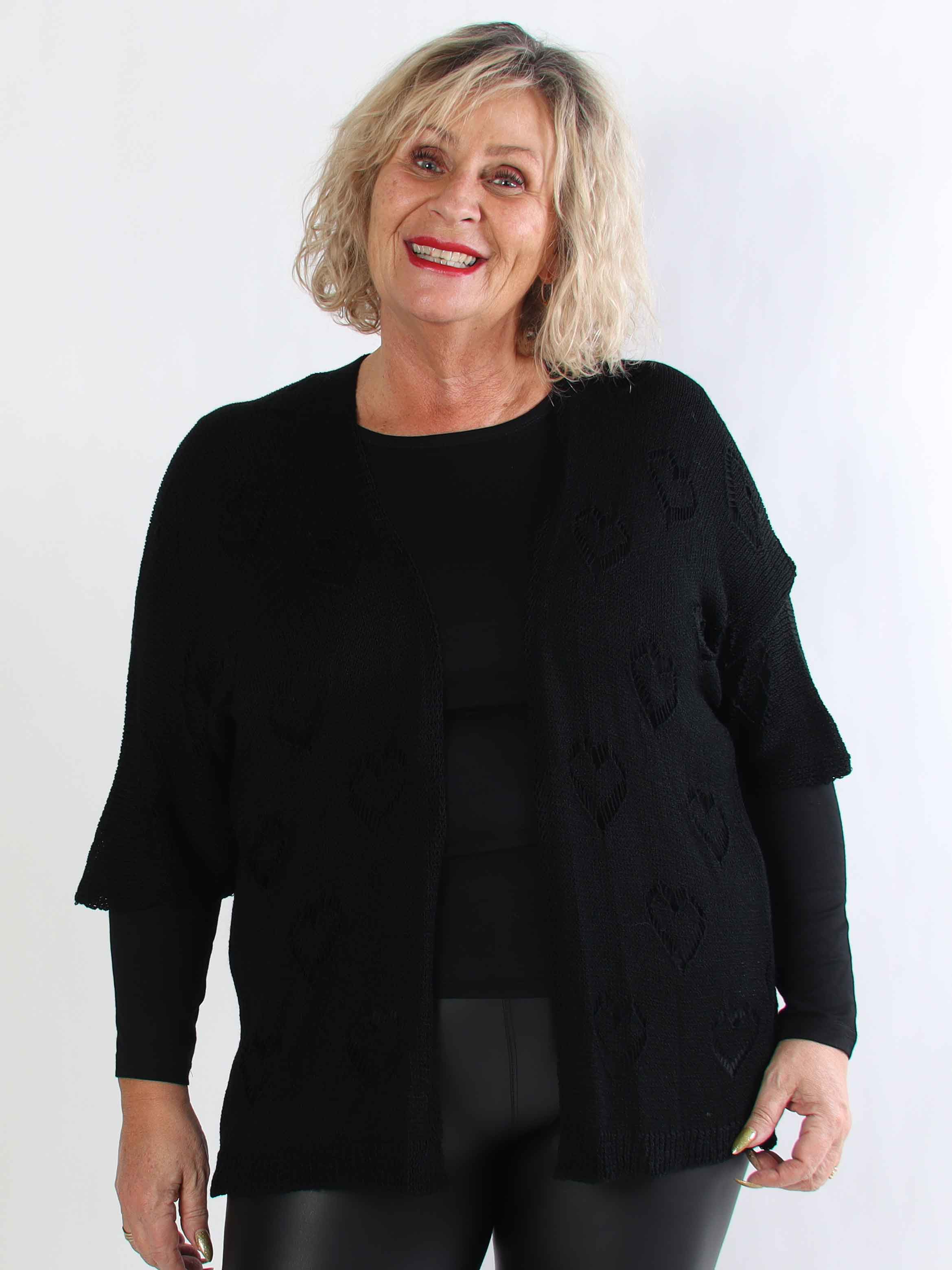 Kerry - Plus size strikcardigan med fint hullet hjertemønster